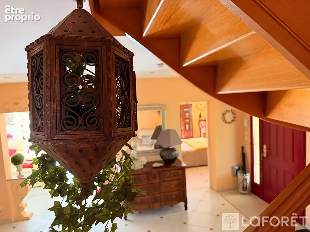 Grande maison familiale de standing avec jardin paysagé, piscine et belles prestations - photo 10