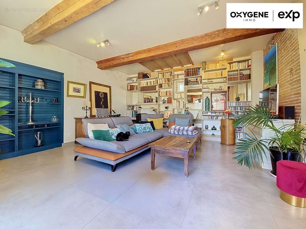 Maison 173 m² à Saint-Esteve  - photo 3