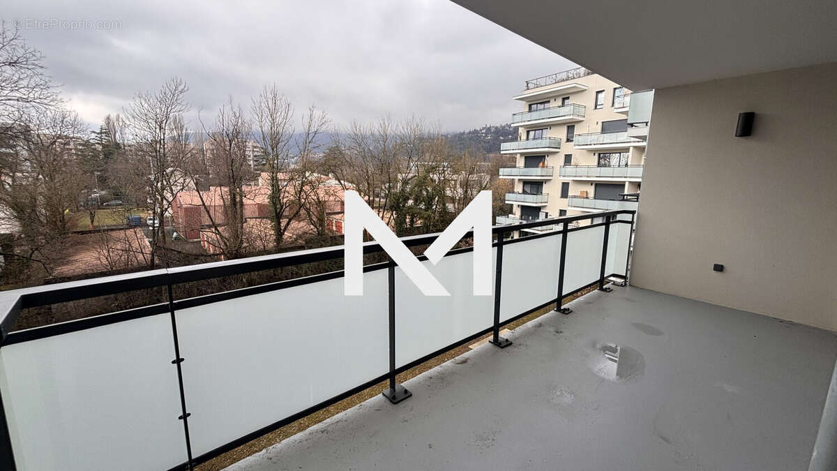 Appartement à MEYLAN