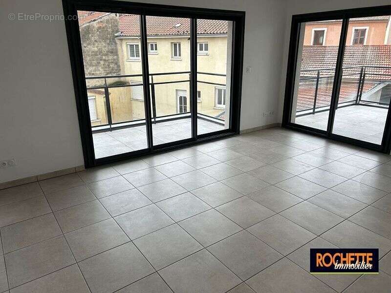 Appartement à MONTROND-LES-BAINS