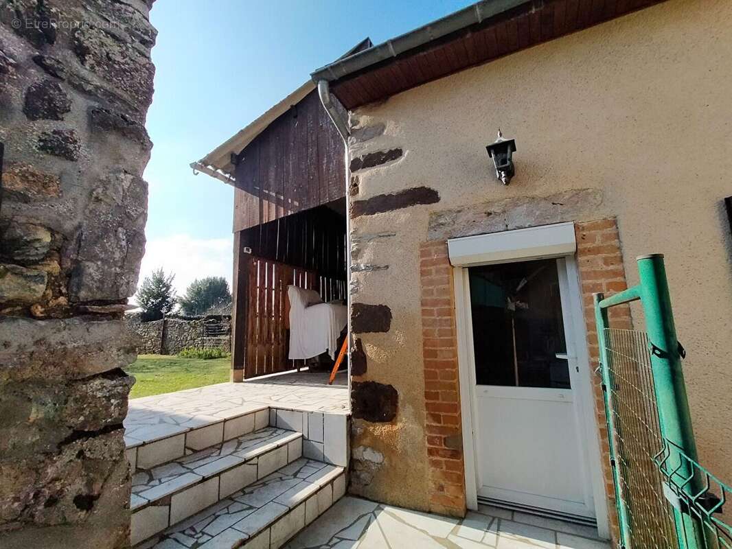 Maison à SAINT-AUBIN-DE-LOCQUENAY