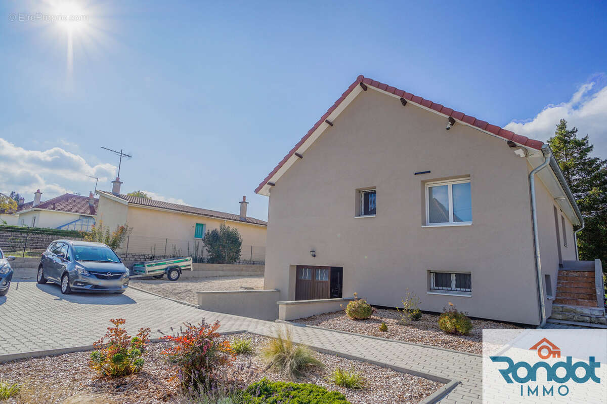 Maison à IS-SUR-TILLE