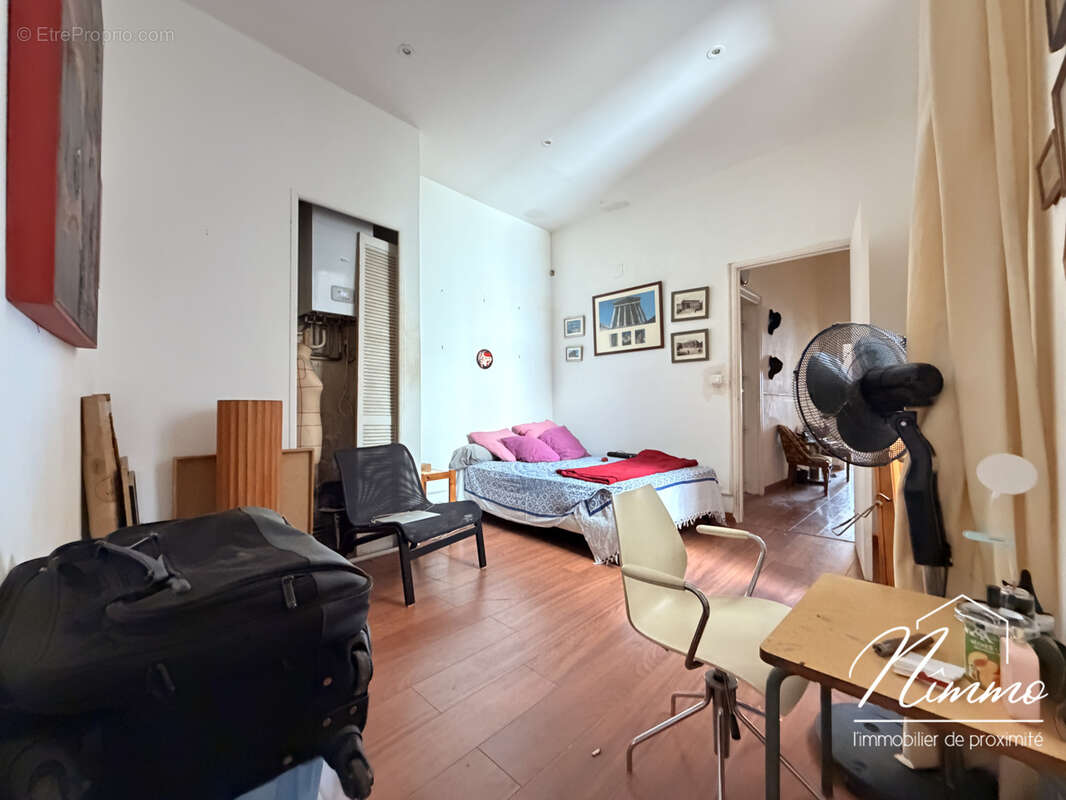 Nimes maison carre appartement t3/4 82 m2 balcon cave - photo 9