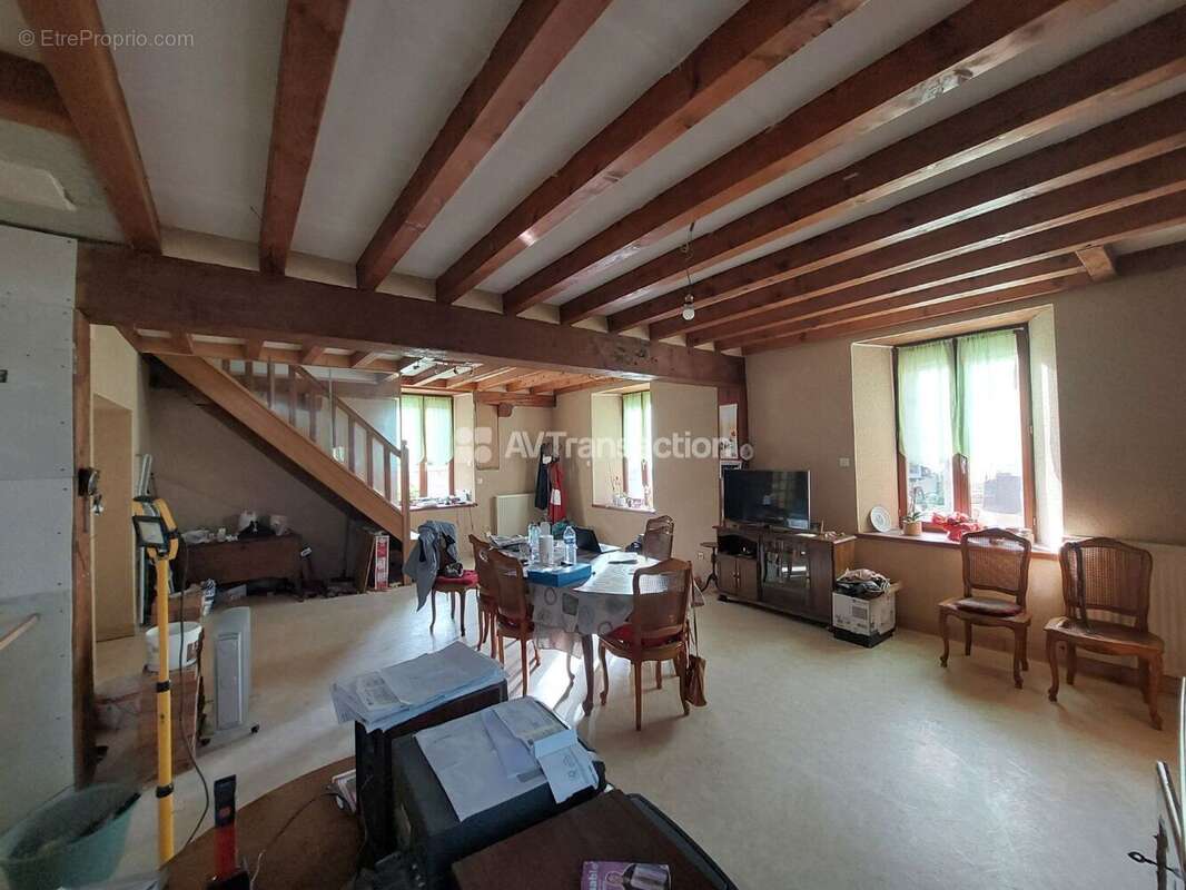 Maison 140 m² à Louvigne  - photo 9