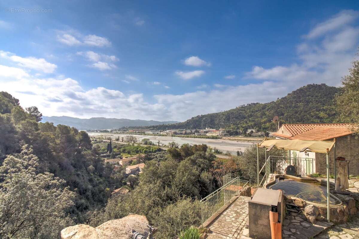 Maison à SAINT-MARTIN-DU-VAR