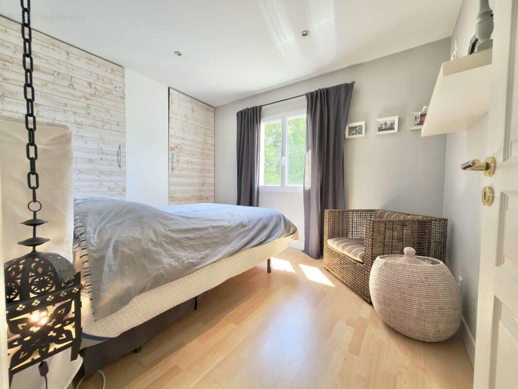 Maison contemporaine avec piscine et jardin - photo 18