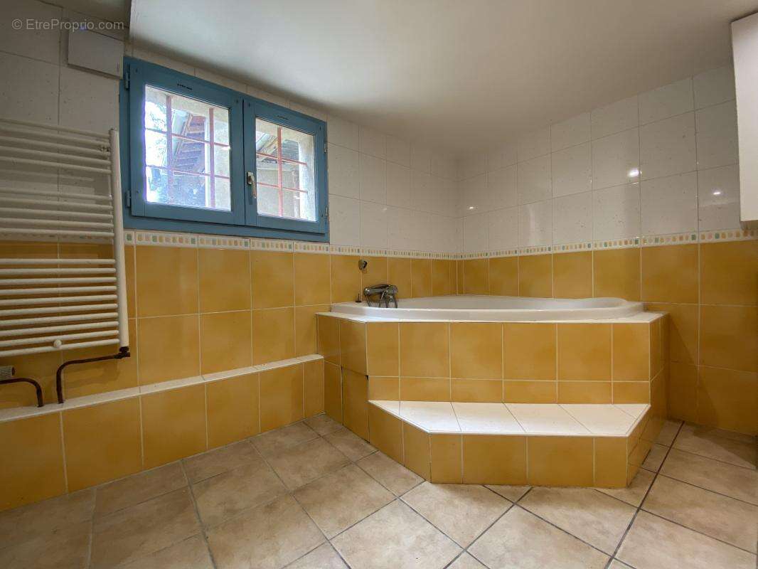 Maison à ROSNY-SUR-SEINE