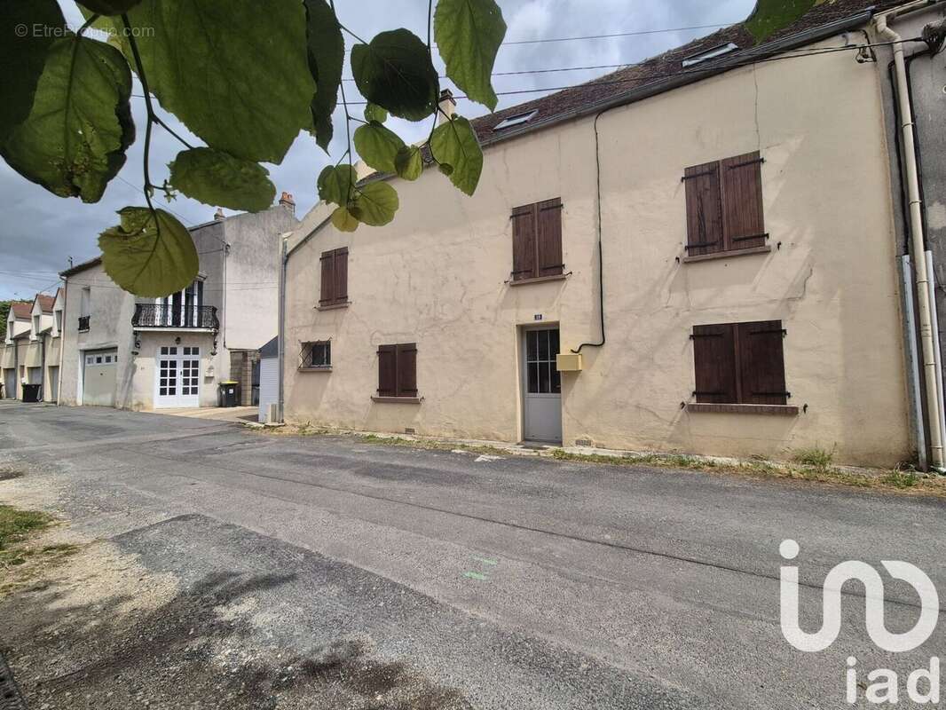 Photo 2 - Maison à JOUY-LE-CHATEL