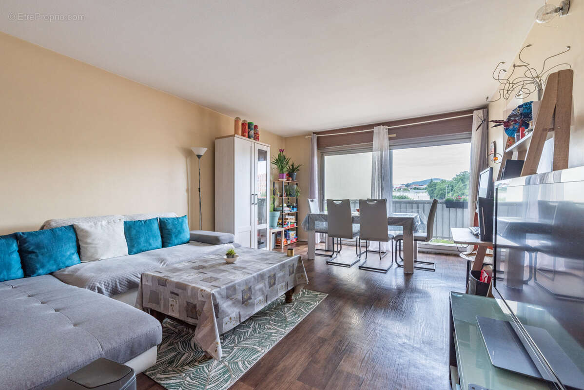 Appartement à BRIVES-CHARENSAC