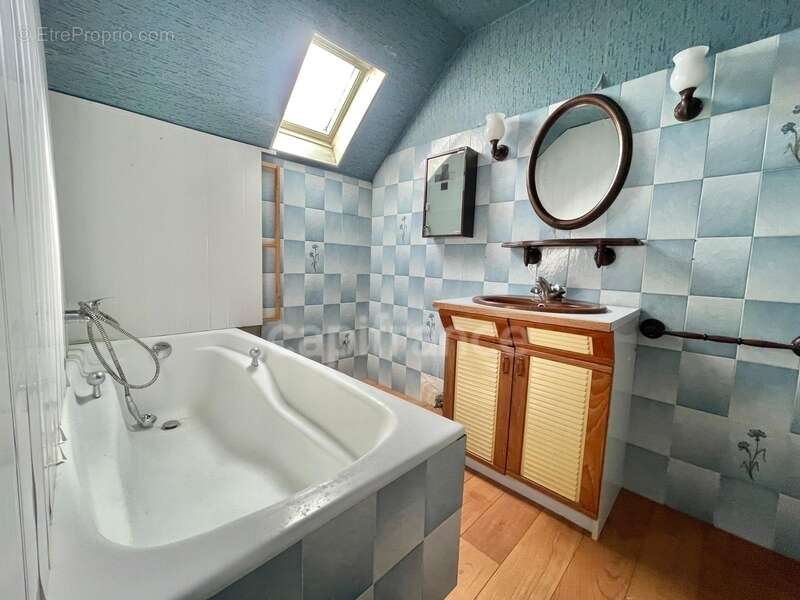 Maison à JUGEALS-NAZARETH