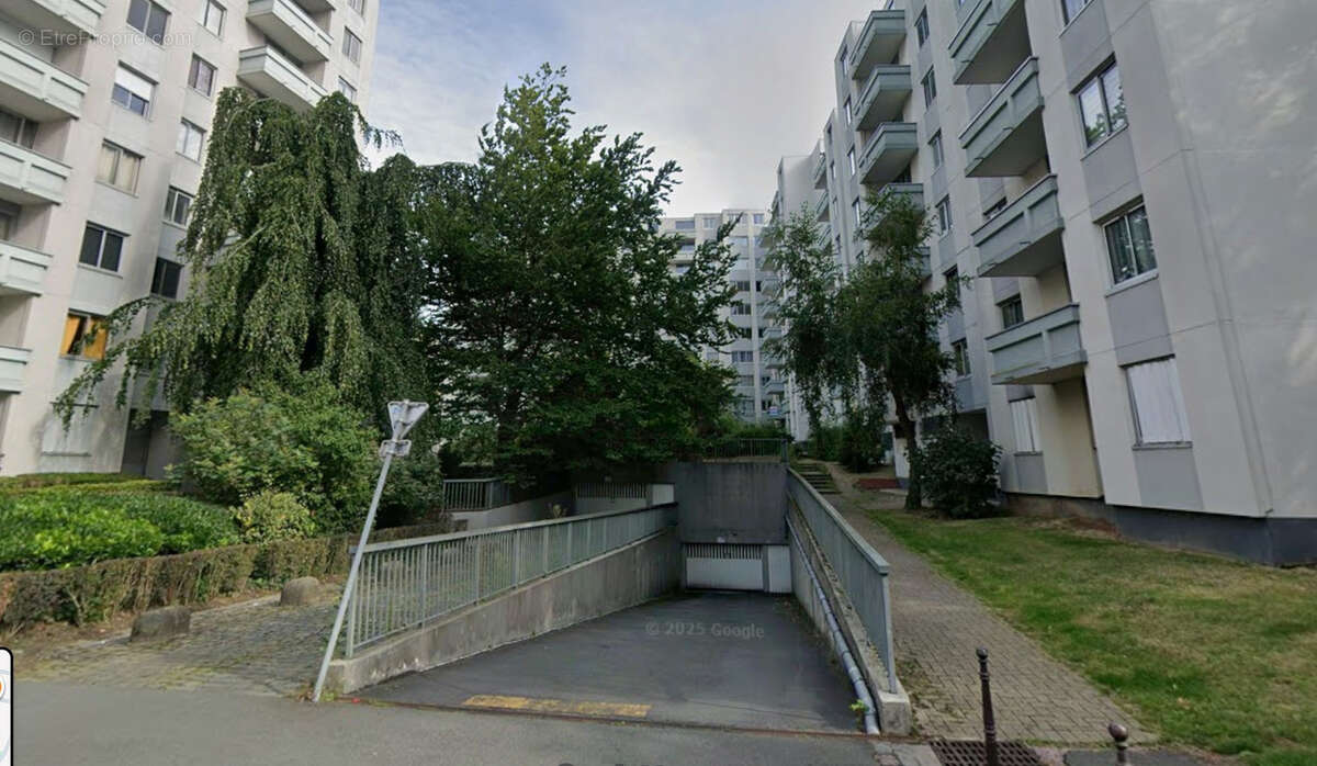 Parking à LA MADELEINE