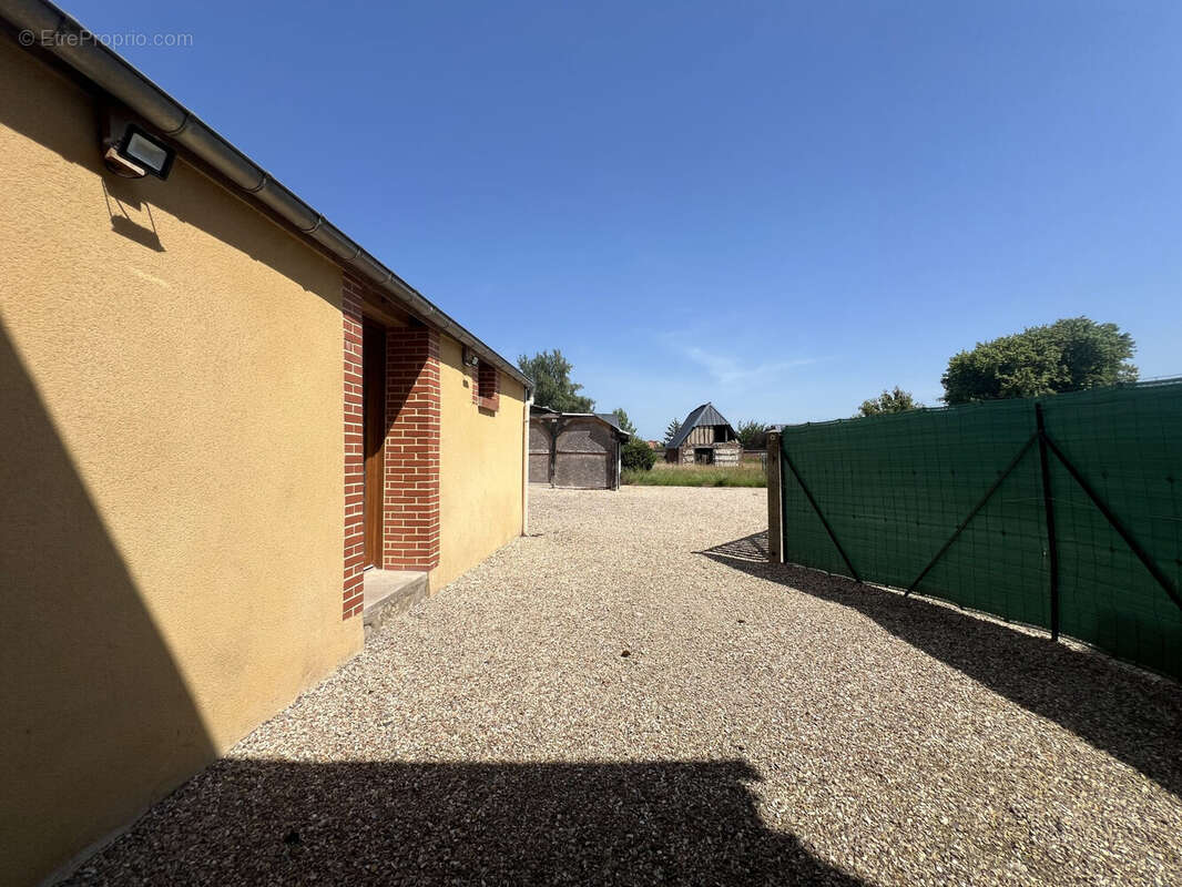 Maison 136 m² à Saint-Laurent-En-Caux  - photo 3