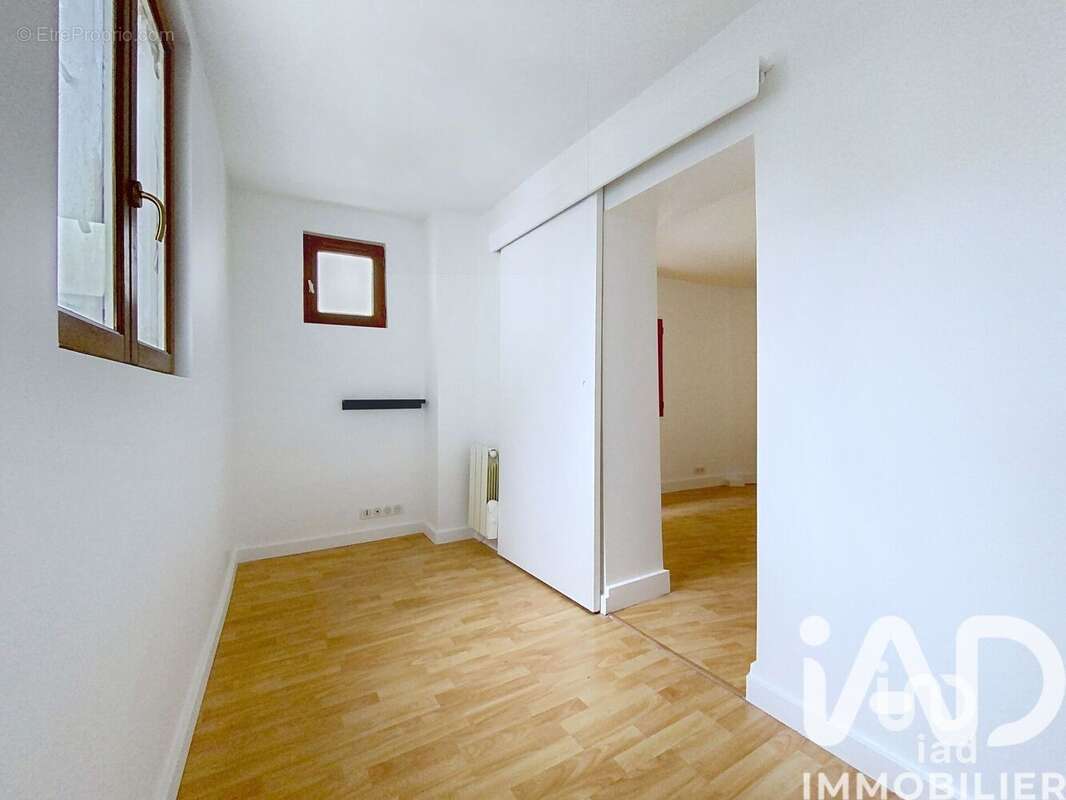 Photo 3 - Appartement à SAINT-CYR-L'ECOLE