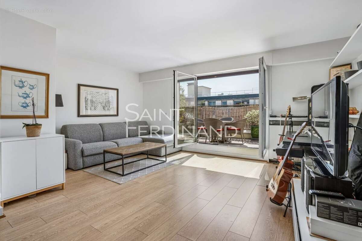 Appartement à NEUILLY-SUR-SEINE
