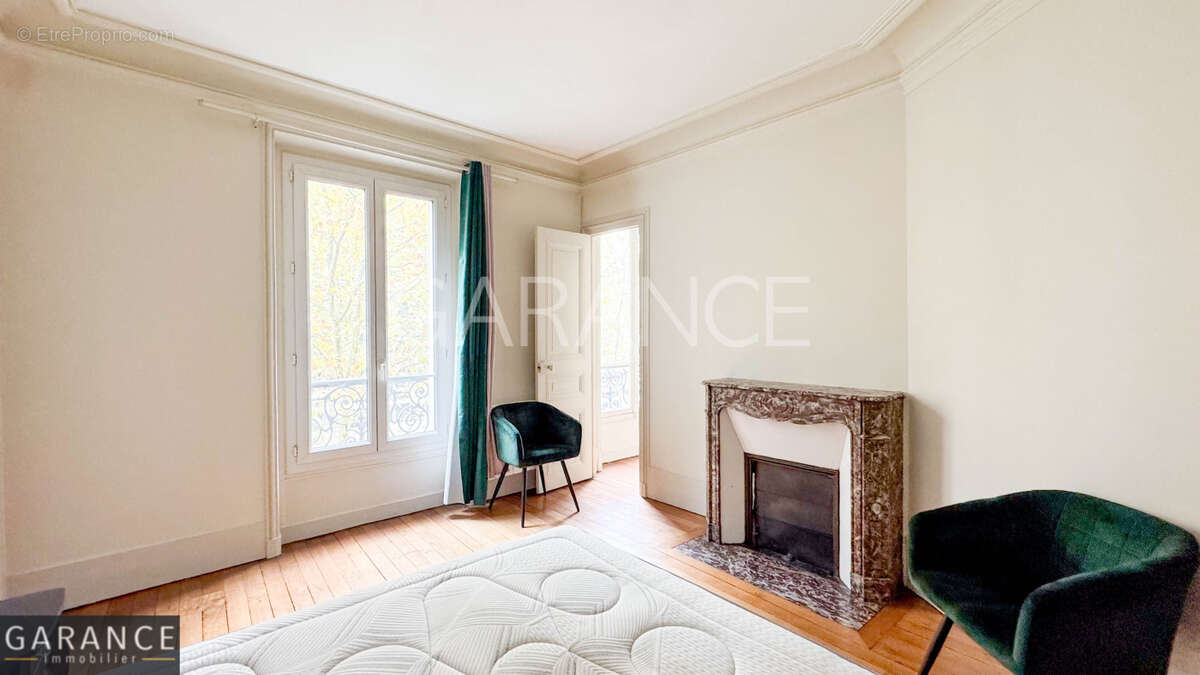 Appartement à PARIS-14E