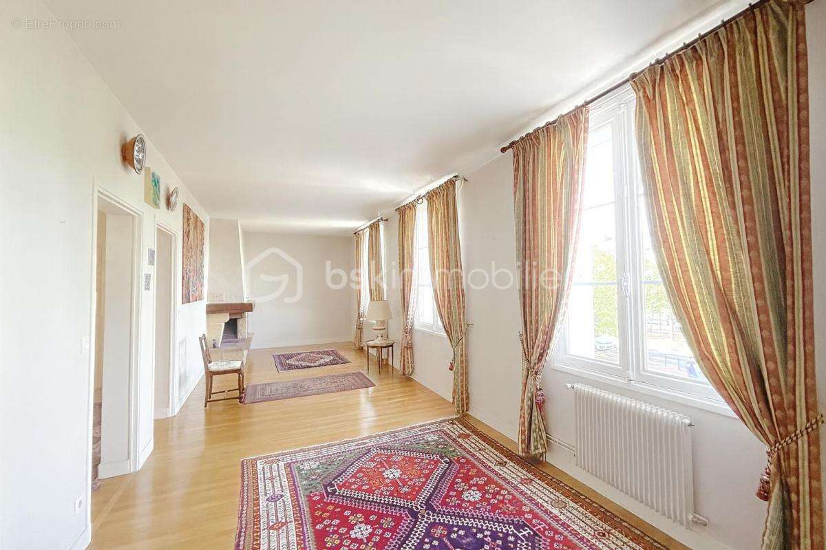 Maison à SAINT-PIERRE-DES-CORPS