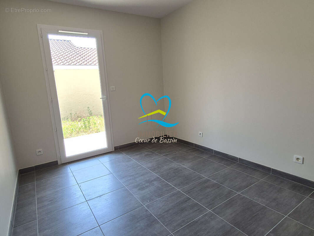 Appartement  3 pièce(s) 65.70 m2 CASSY - photo 8