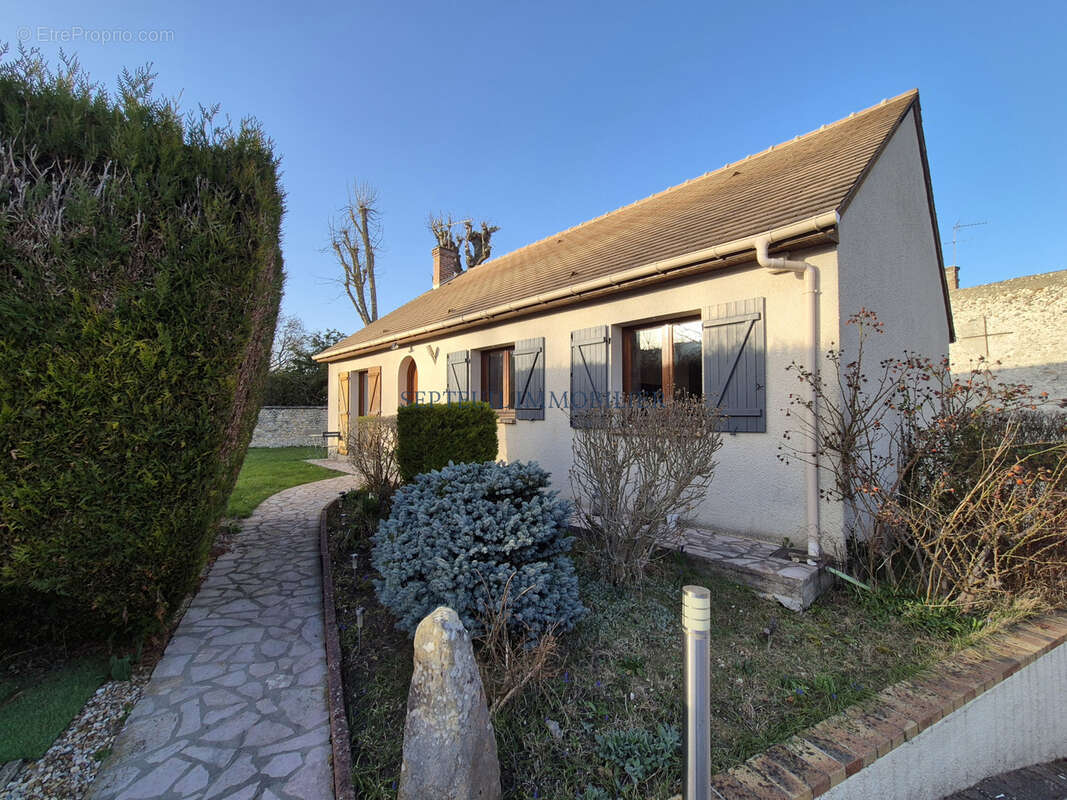Maison à THOIRY