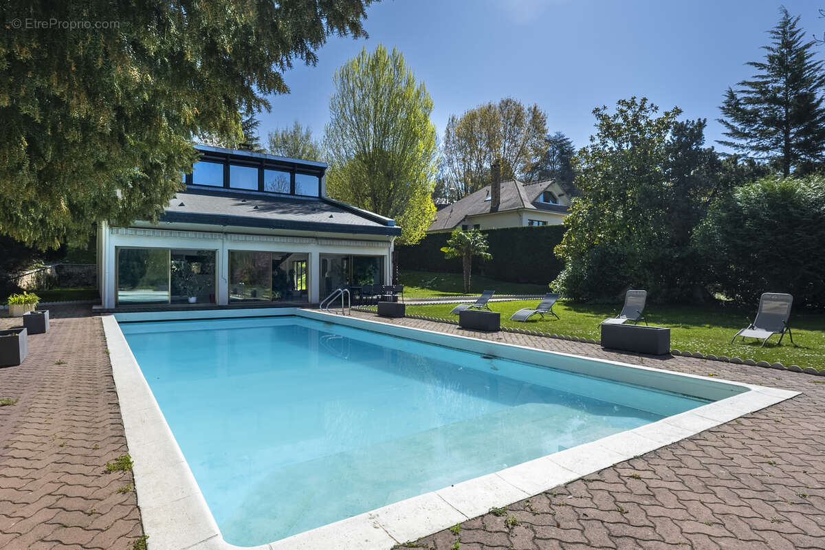 Maison à LA CELLE-SAINT-CLOUD