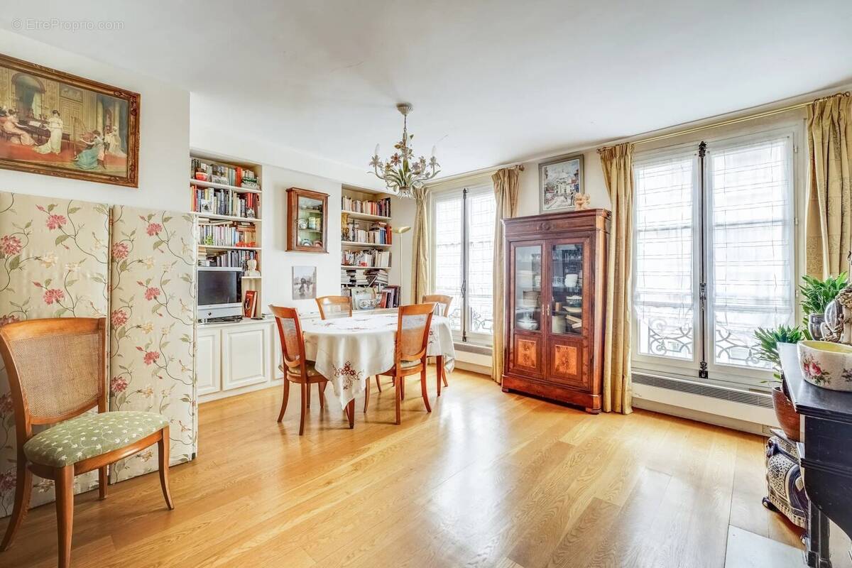 Appartement à PARIS-4E