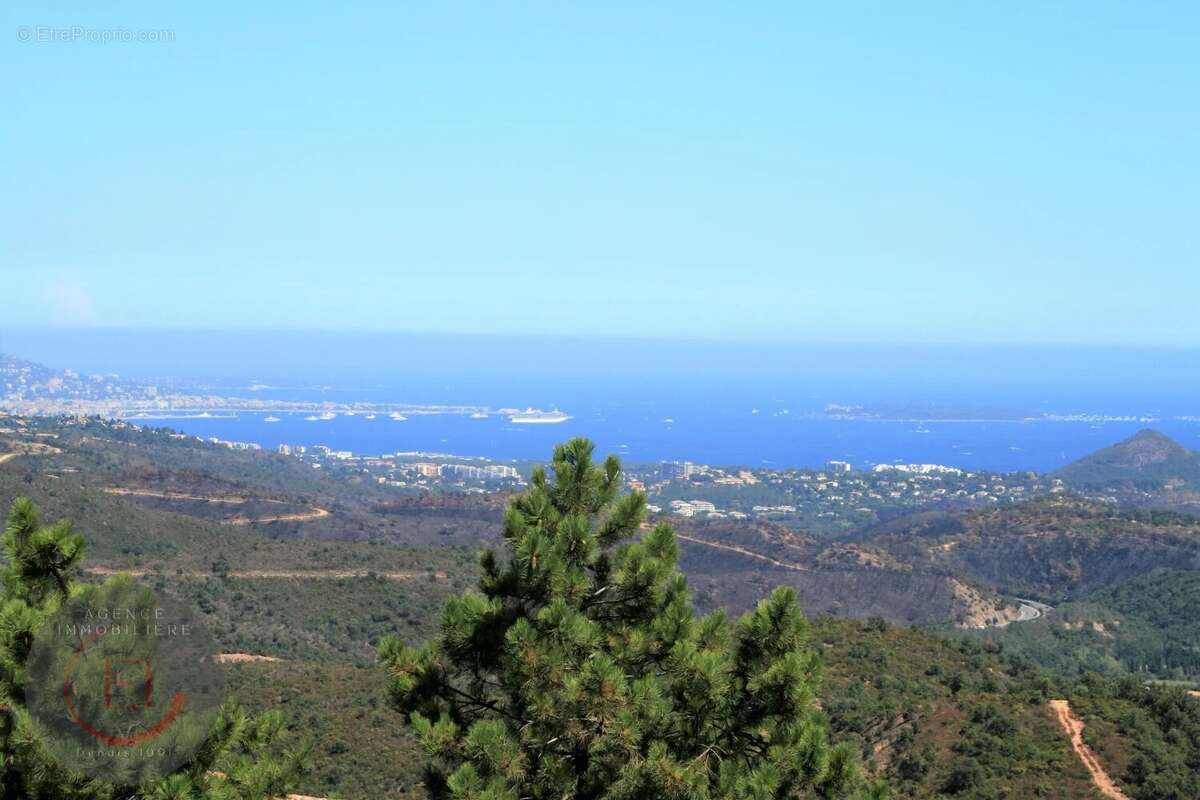 Maison à LES ADRETS-DE-L'ESTEREL