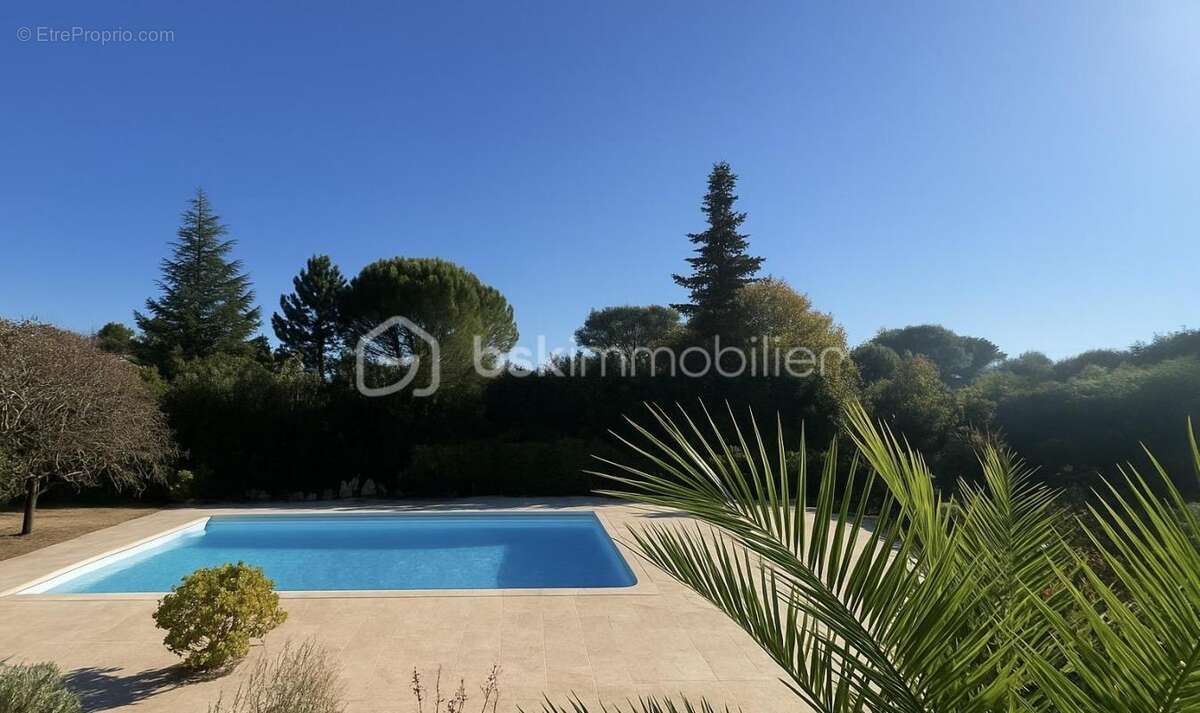 Maison à SAINT-HILAIRE-DE-BRETHMAS