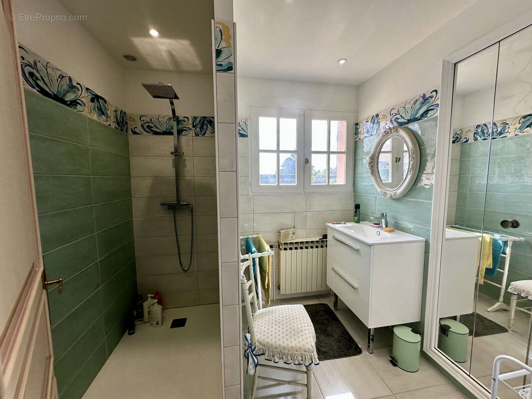 Belle propriété familiale de 220 m2 sur un terrain clos et paysager de 1 785 m2   Bellengreville - photo 11