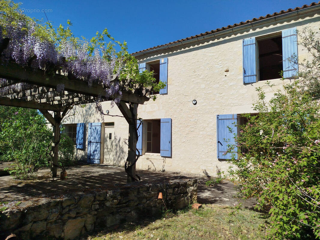 Maison à SAINTE-RADEGONDE