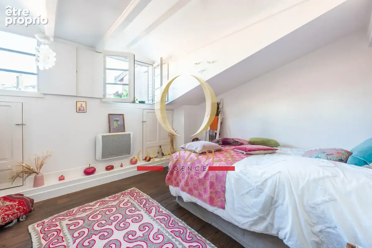 BAYONNE - Appartement T3 au dernier étage, vue cathédrale - photo 6