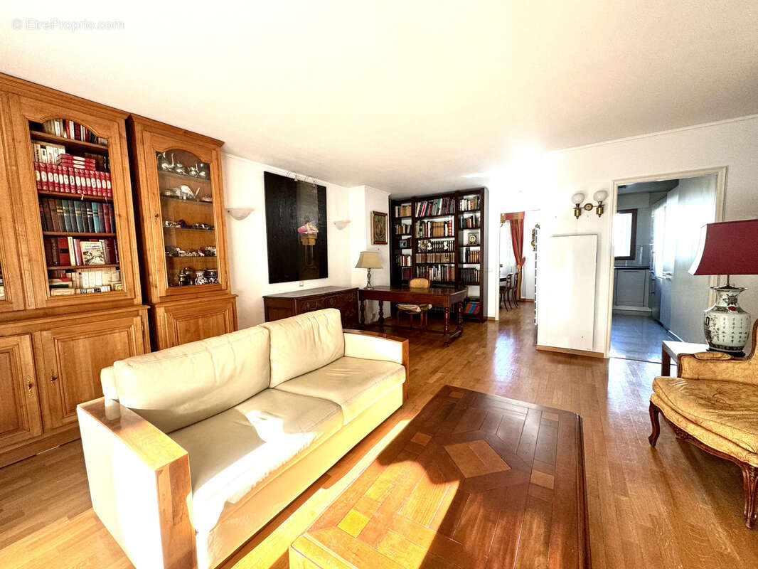 Appartement à LE PERREUX-SUR-MARNE