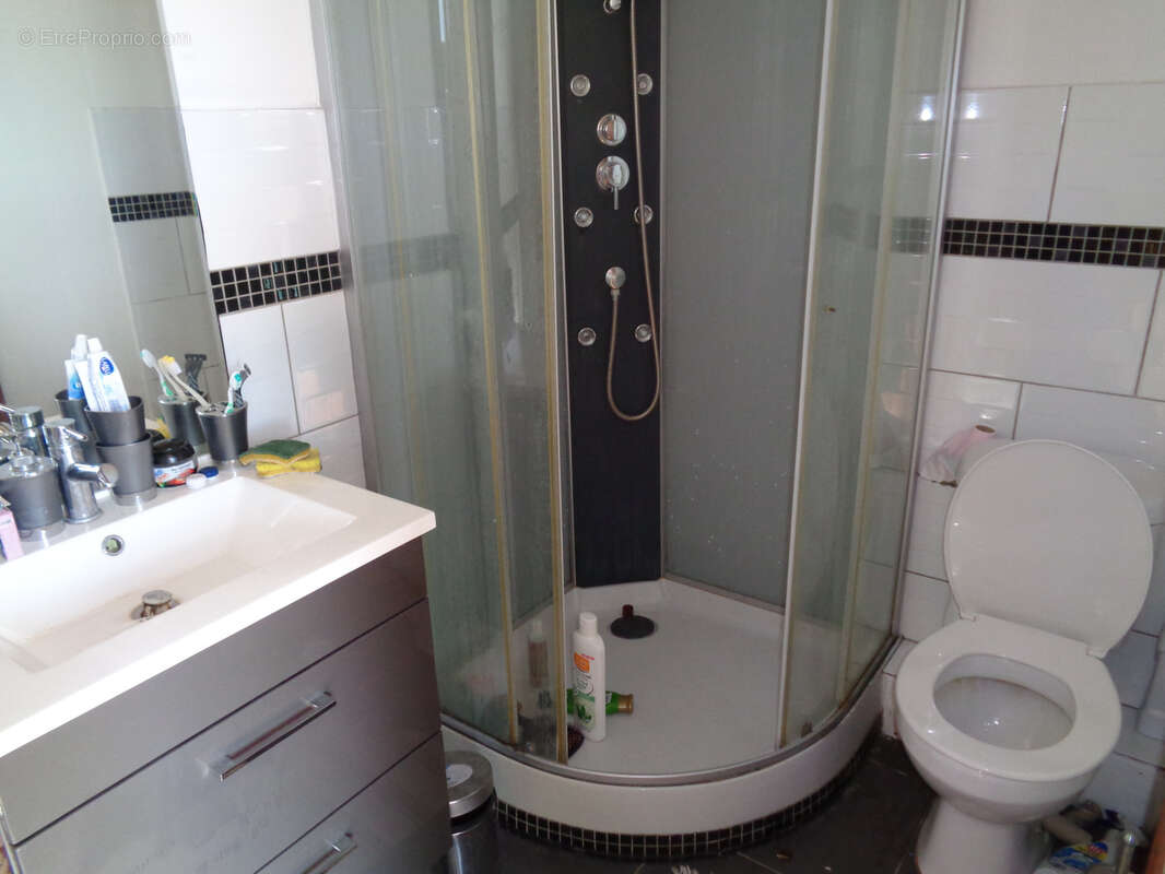 Maison à OPOUL-PERILLOS