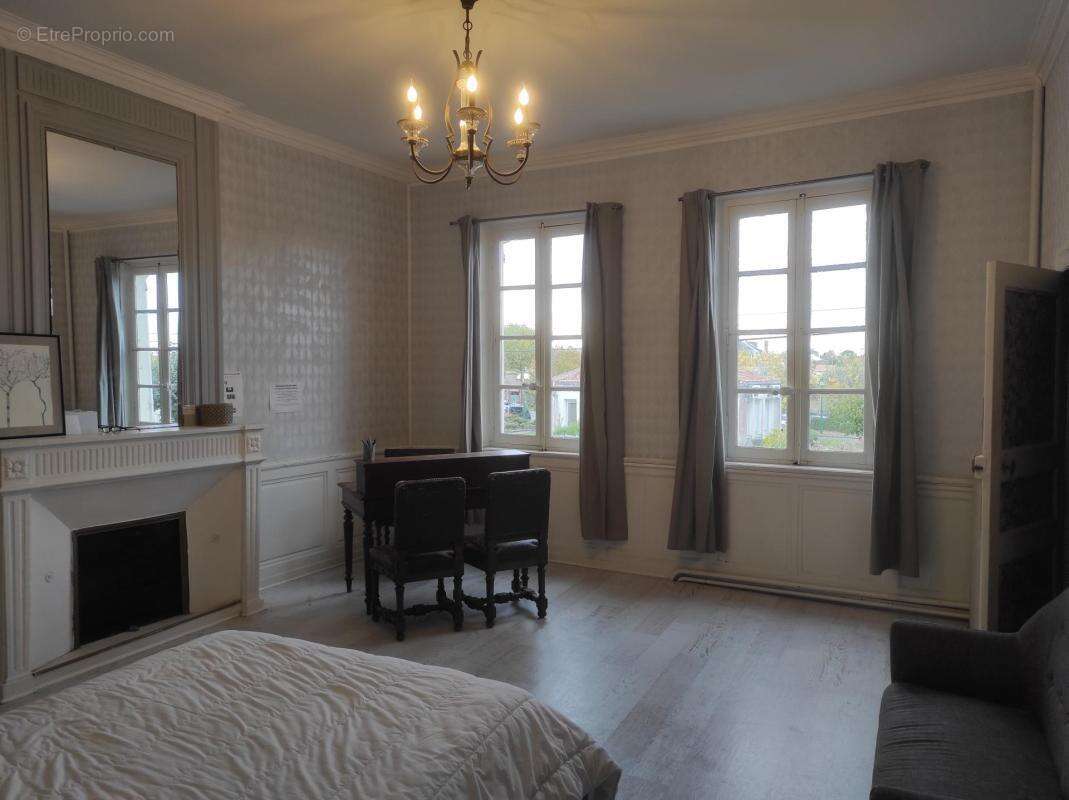 Maison à SAINT-JEAN-D&#039;ANGELY