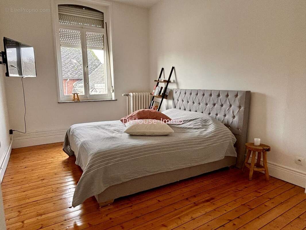 Maison à QUIEVRECHAIN