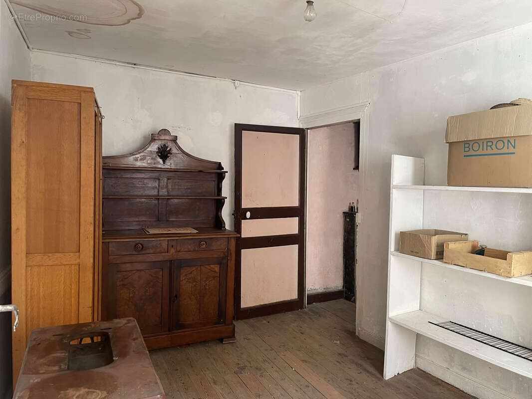 Maison à LE MAYET-DE-MONTAGNE