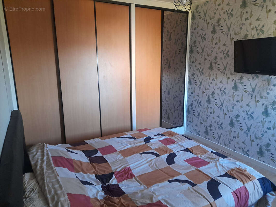 Maison à SAINT-LEONARD-DE-NOBLAT