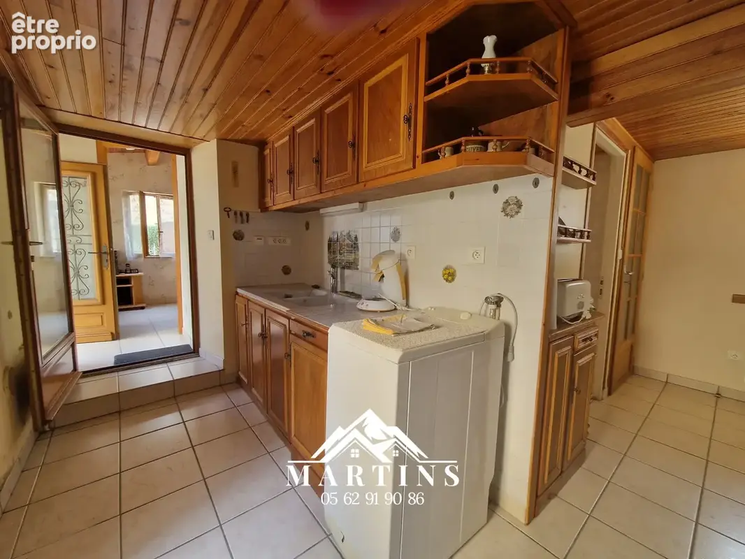 EXCLUSIVITE AGENCE - Charmante petite maison de village et terrain autour. - photo 6