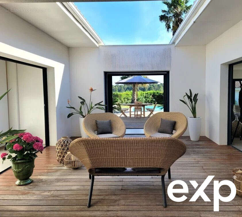 Maison à SAINT-JEAN-DE-VEDAS