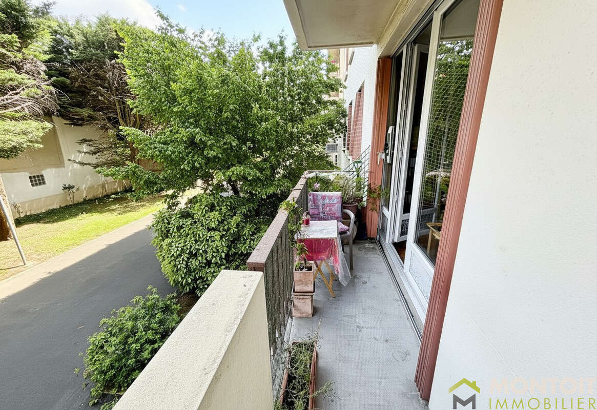 Appartement 3 pièces avec balcon et cave - photo 4