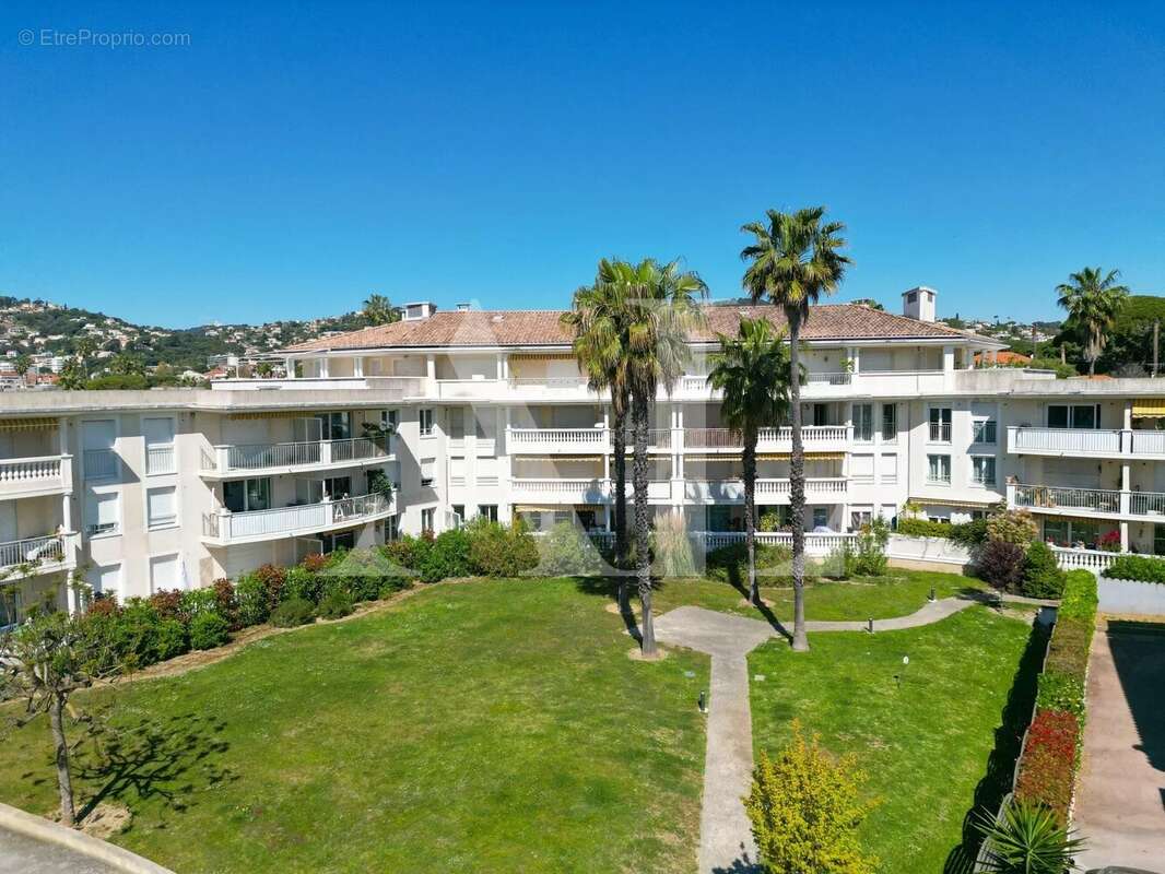 Appartement à VALLAURIS
