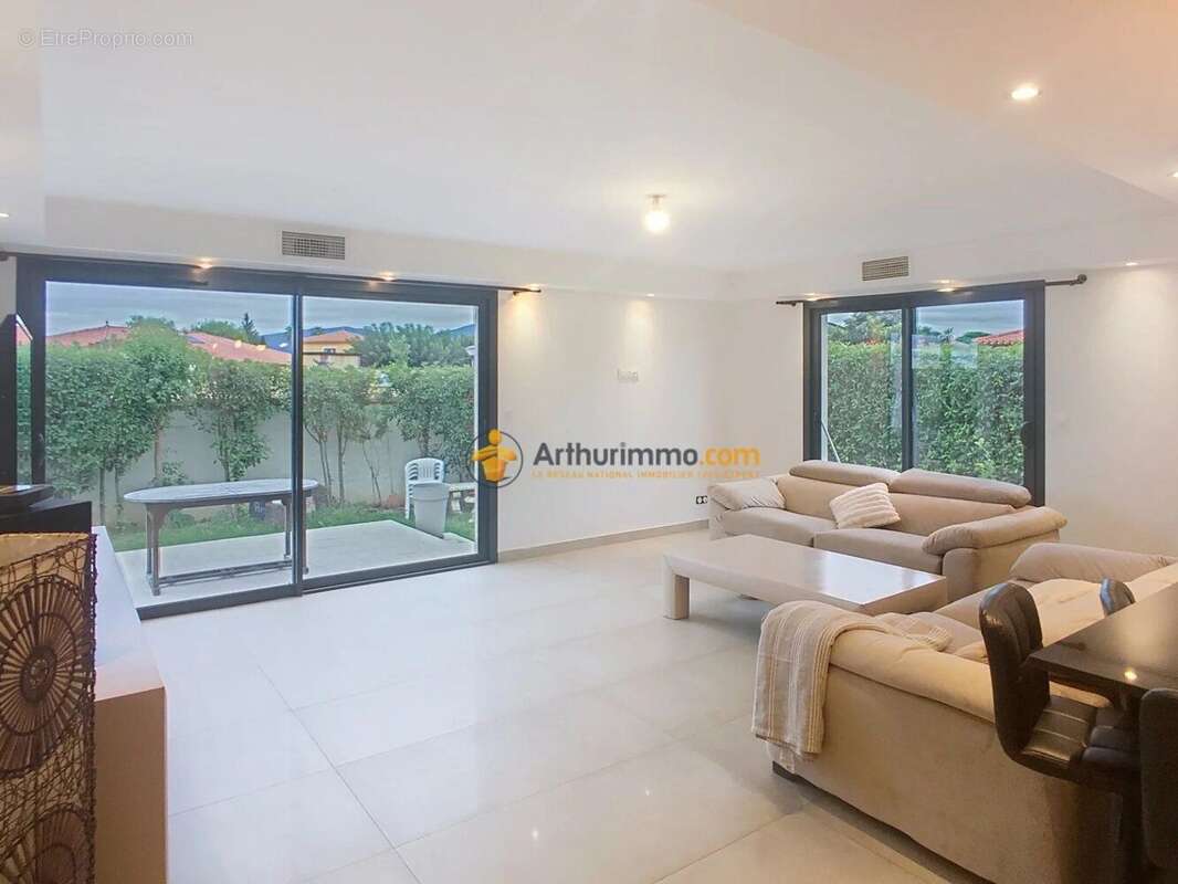 Maison à VILLENEUVE-DE-LA-RAHO