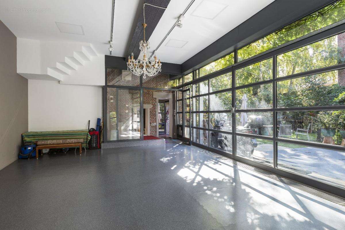 Appartement à LES LILAS