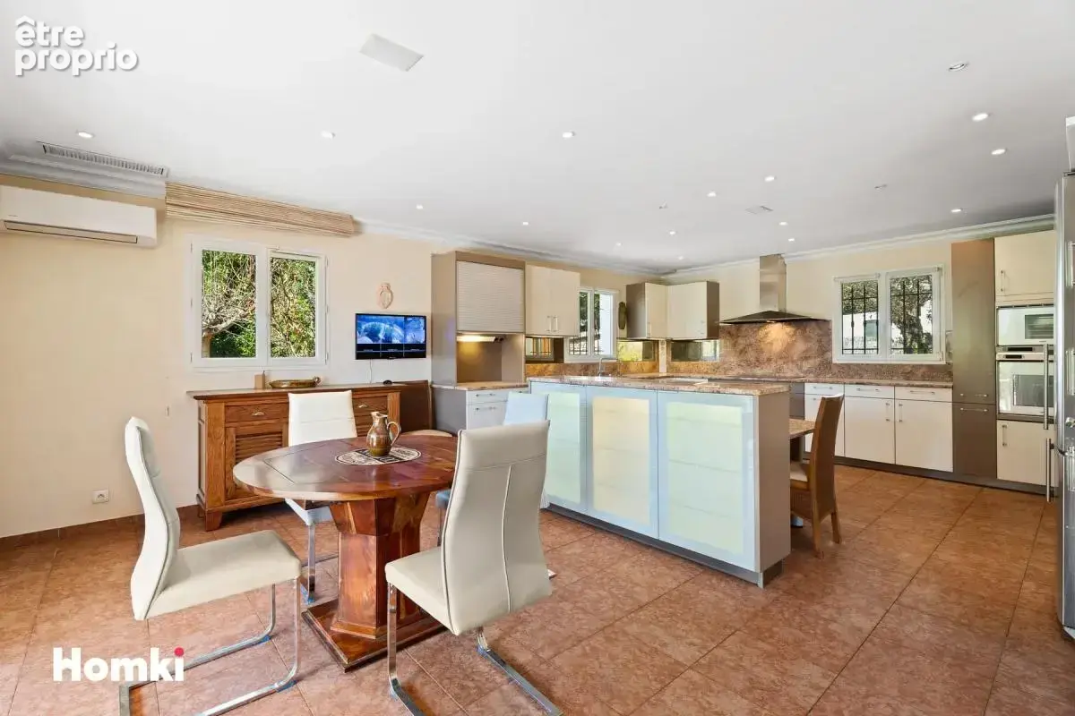 Maison/Villa T6 de 210 m² à Mandelieu-la-Napoule 06210 - photo 6