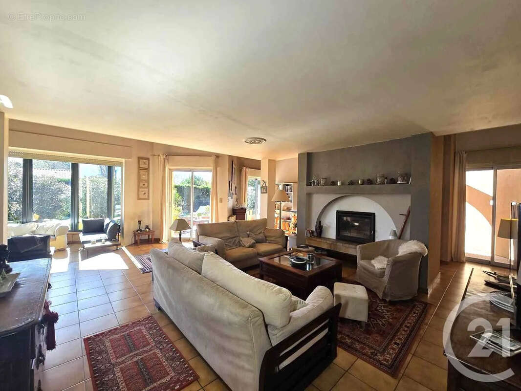 Maison à LAVERNOSE-LACASSE