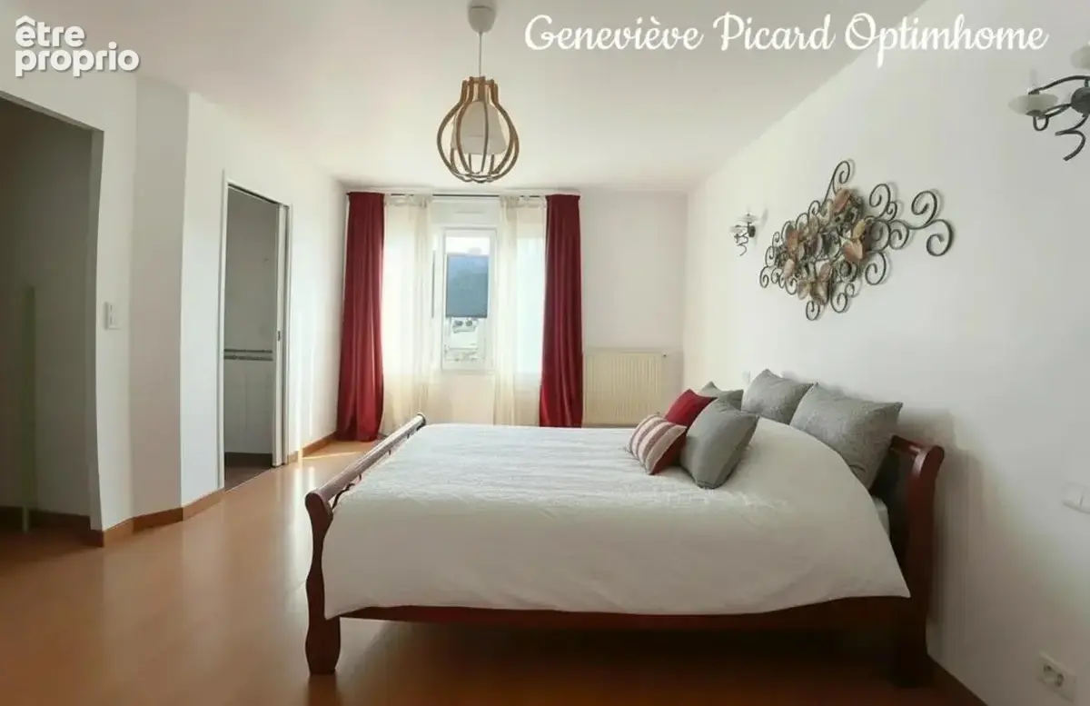 ​Maison de caractère en pierre de 189 m² — 5 chambres, dépendance et cour en cœur de bourg - photo 14