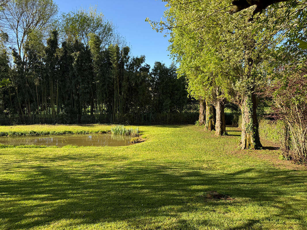 Maison à NIEUIL-L'ESPOIR