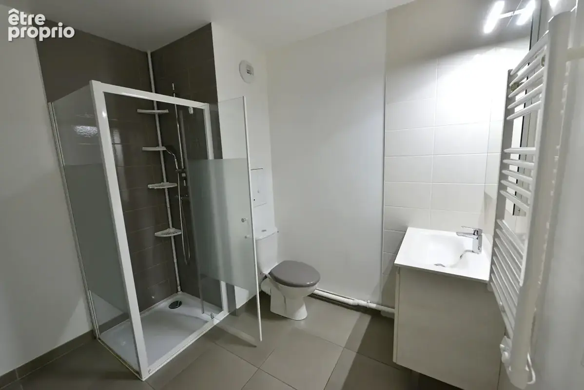 Appartement de 2019 + grand balcon + parking securise - photo 8