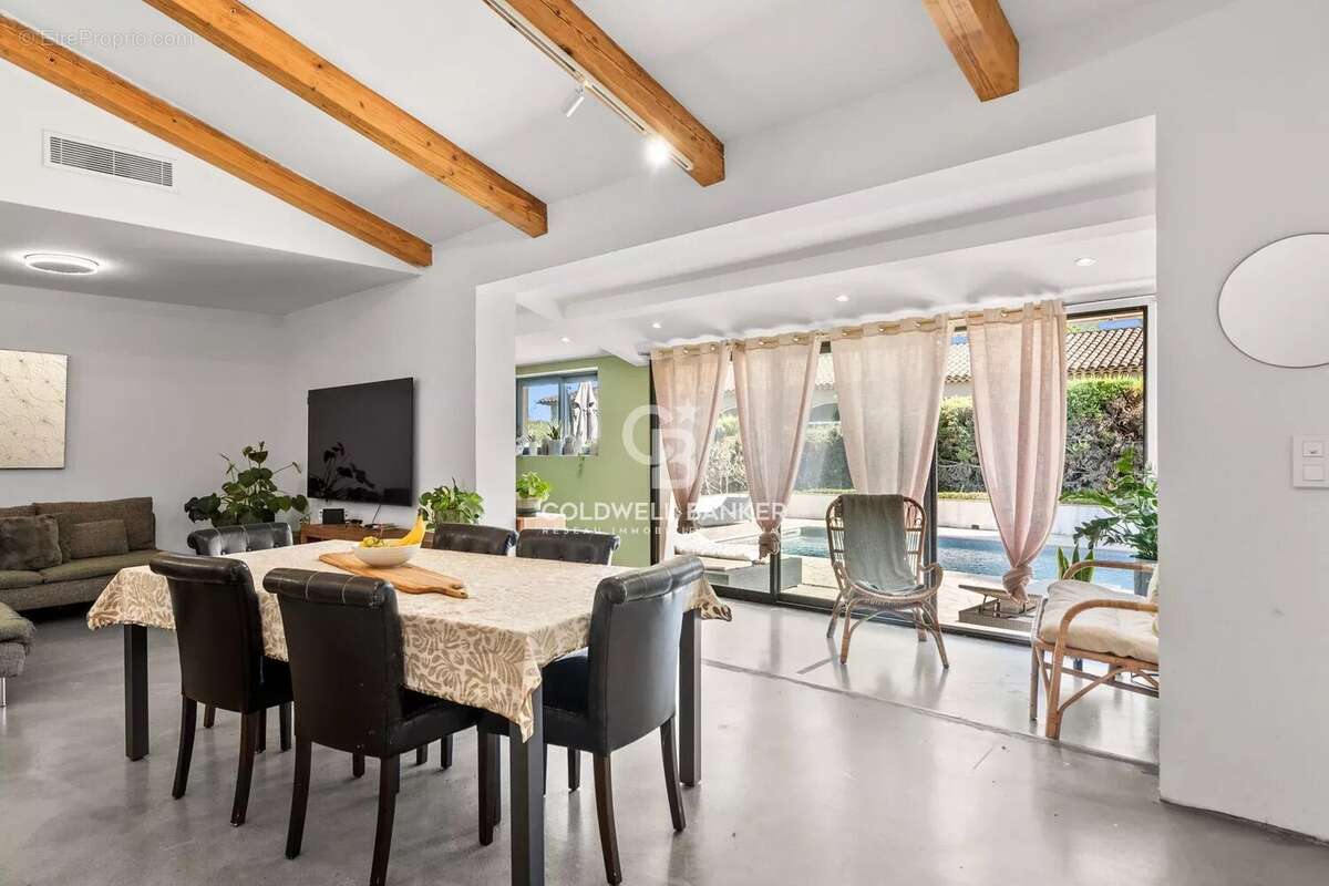 Maison à PEYMEINADE