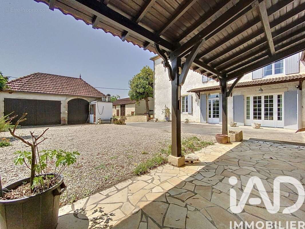 Photo 4 - Maison à SAINT-PIERRE-D'AURILLAC