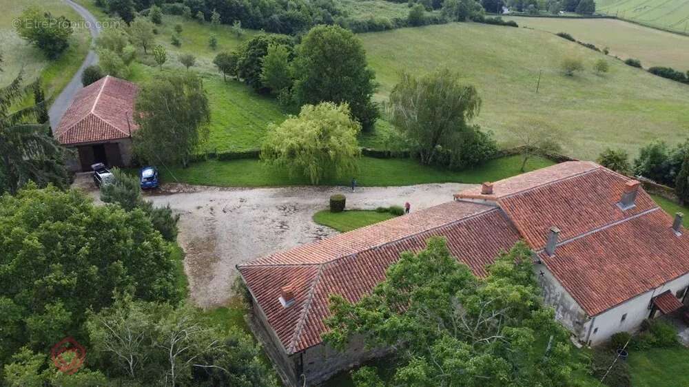 Maison à CARDEILHAC