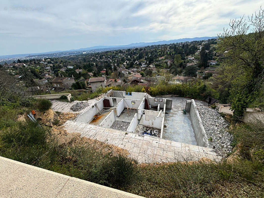 Terrain à SAINT-CYR-AU-MONT-D&#039;OR